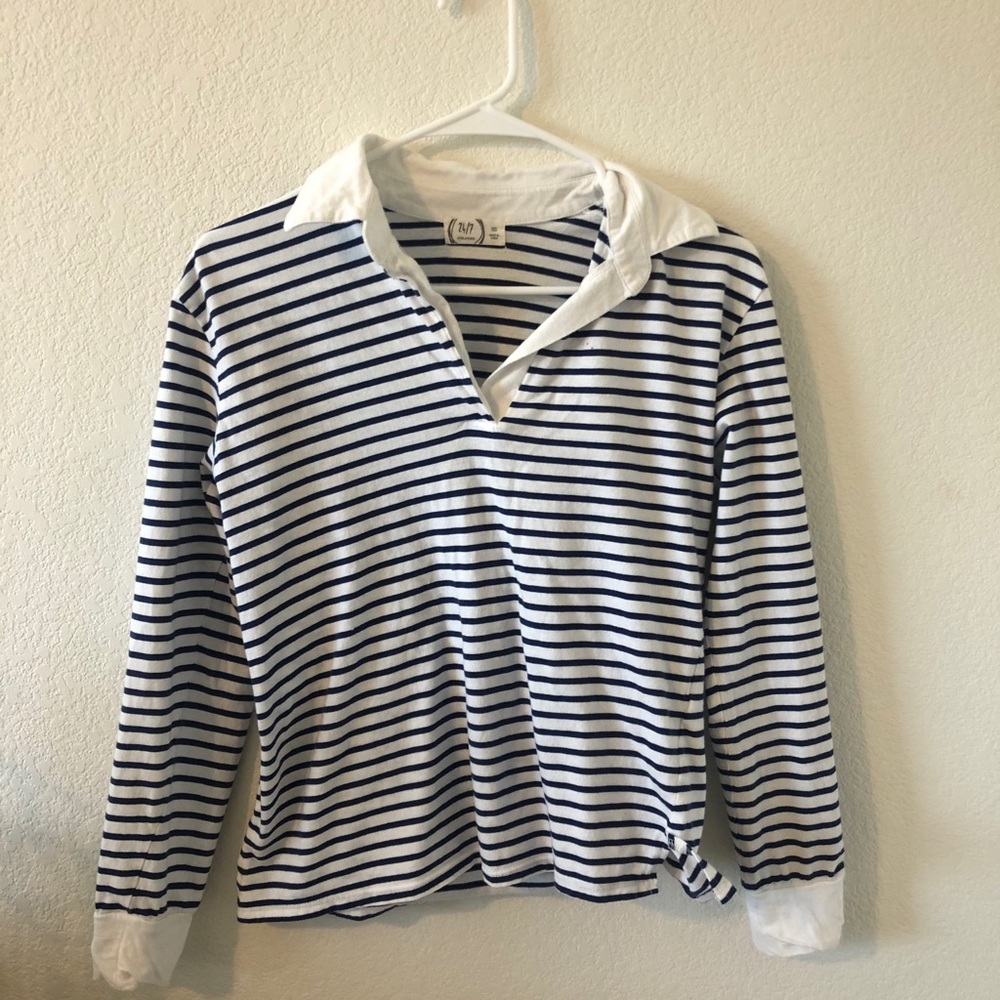 striped collared neck long sleeve